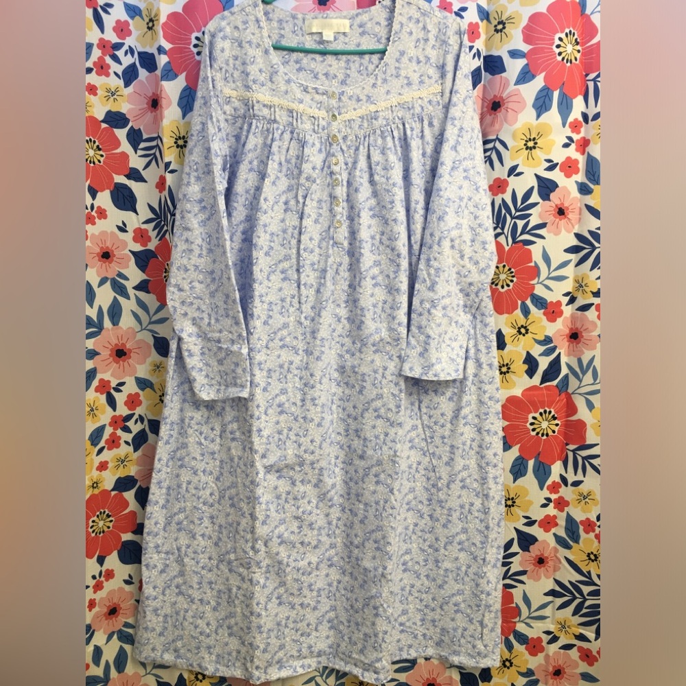 Eileen west Long Sleeve Nightgown